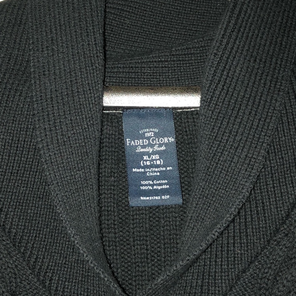 V Neck Sweater - Picture 2 of 4